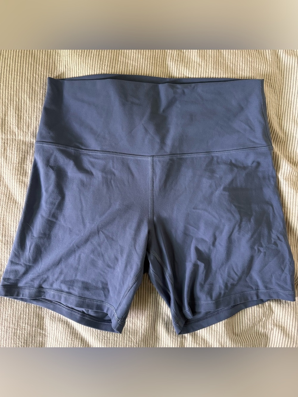 Lululemon Align 4in bike shorts